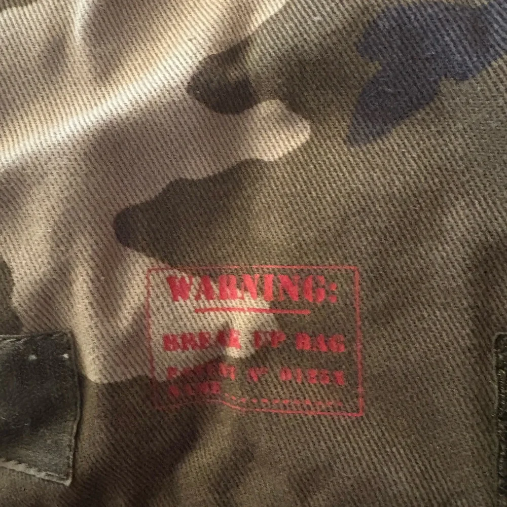 D&G Men's Camouflage Messenger Bag with Red Accents